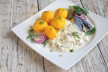 Hering in Sahnesauce mit Kartoffeln