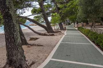 Seepromenade in Brela an der Makarska Riviera,Dalmatien,Adria,Kroatien