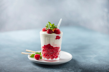 yogurt with raspberry and mint