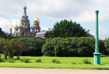 Fototapeta na wymiar Field of Mars Park and Spilled Blood Cathedral in St. Petersburg, Russia