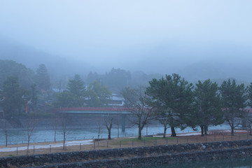 京都　朝霧の宇治川の風景