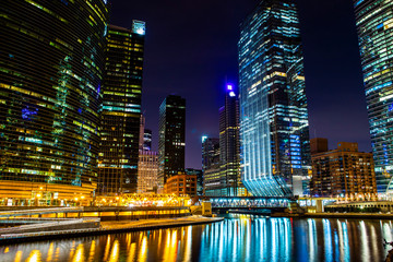 Fototapeta premium Chicago Downtown and River at Night