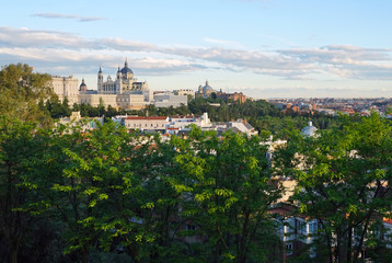 Fototapeta na wymiar Panoramic view of the Madrid skyline