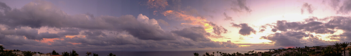 Fototapeta na wymiar Sunset and clouds