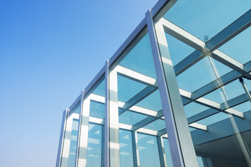 Obraz premium Transparent glass roof of a modern building