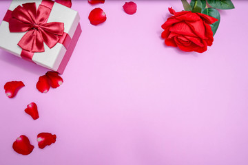 valentines day card with roses and hearts red gift box