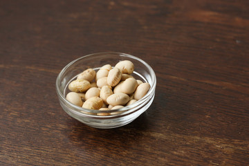 器に入った節分の豆