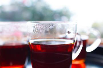 紅茶のホットティーとおぼん