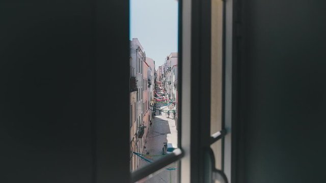 Vue d'une fen&ecirc;tre de Lisbonne