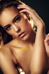 Fototapeta premium sensual golden lady