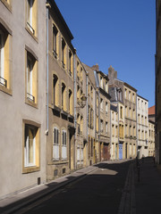 Fototapeta na wymiar Metz - Gasse in der historischen Altstadt, Grand Est, Frankreich, Europa