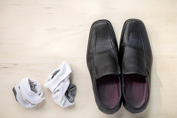 Men's leather shoes and socks