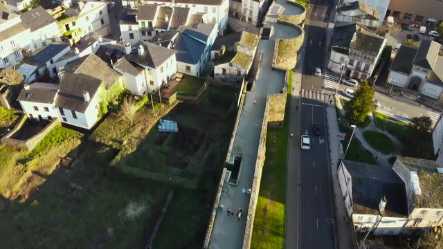 Muralla de Lugo y Catedral desde un dron