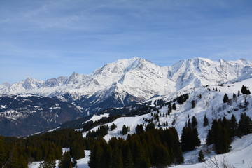 Montagnes enneigées des Alpes Megève Haute Savoie France