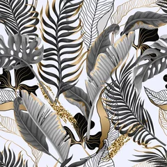 Tapeten Nahtloses Muster mit tropischen Schwarzweiss-Blättern und goldenen Elementen. Vektor. © Yumeee