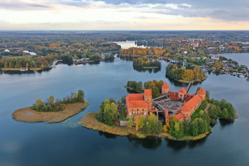 Fototapeta na wymiar Litauen, Wasserburg Trakai bei Vilnius, Luftaufnahme