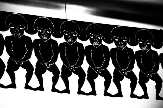 monos