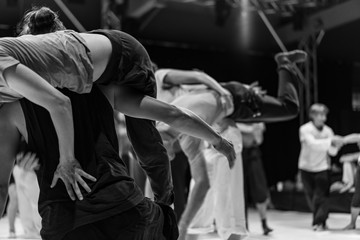 dancers mooving, contact improvisation, detail