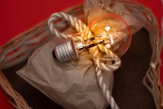 ampolleta encendida gran idea para obsequiar bolsa de regalo