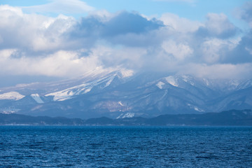 冬の田沢湖　秋田駒ヶ岳