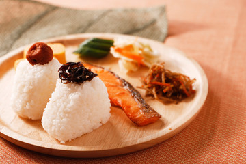 朝食