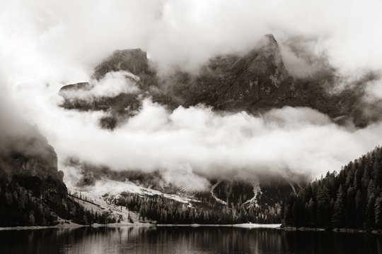 Dolomites fog lake © rabbit75_fot