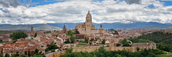 Fototapeta na wymiar Segovia Cathedral aerial panorama view