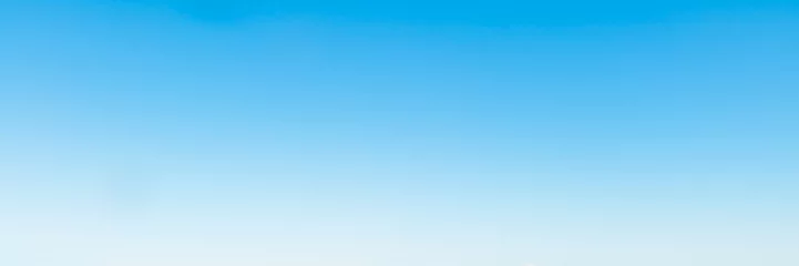 Poster Heldere wolkenloze heldere blauwe lucht op zonnige dag © lumikk555