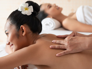 Obraz na płótnie Canvas Close-up of hand masseuse in the Spa Salon. Thai massage for health.
