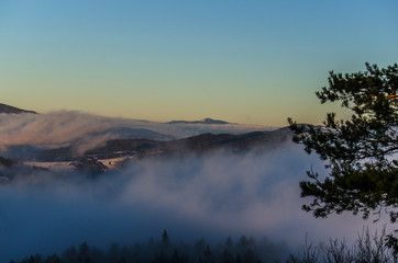 Pieniny panorama zimowa z Wysokiego Wierchu