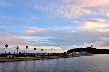 Fototapeta premium 夕陽に染まる片瀬江の島