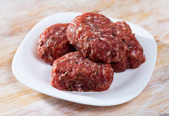 Cooking ingredients, raw burger patties