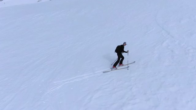 Ski Tour - narciarstwo g&oacute;rskie,  wejście na szczyt skitury 