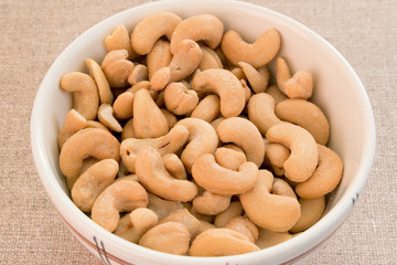 Cashewkerne in einer Schüssel