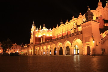 Cracovie Rynek de nuit Pologne