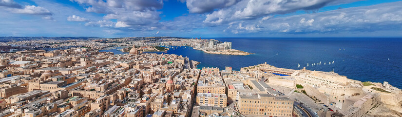 Fototapeta premium Panorama of Valletta with amazing architecture, capital city of Malta