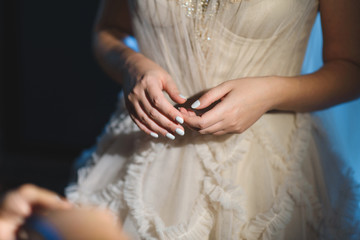 Obraz na płótnie Canvas white nails of bride