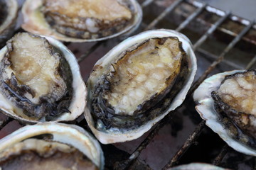 アワビの網焼き