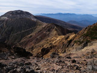 晩秋の那須岳（茶臼岳、朝日岳、三本槍岳）の登山道