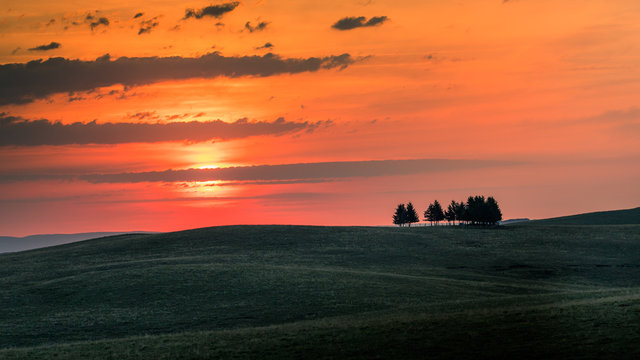 Sunset with a buron against the light, Aubrac, r&eacute;gion de Nasbinals