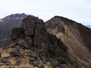 晩秋の那須岳（茶臼岳、朝日岳、三本槍岳）の登山道