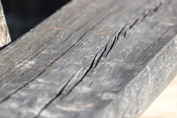 Riss in einer Holzbank