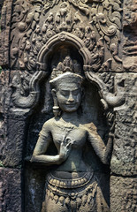 Fototapeta na wymiar ancient temple complex in Cambodian jungle.