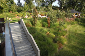 schody betonowe w ogrodzie