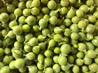 green peas background