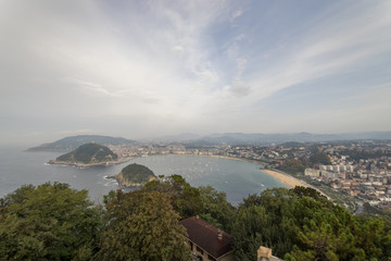 Playa de la concha desde el mirador de la monta&ntilde;a