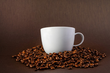 Tasse auf Bohnen