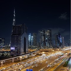Fototapeta na wymiar Dubai city at night