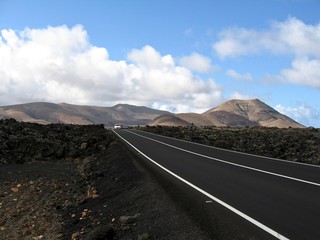 Road that takes us to the volcanoes