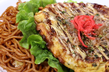 お好み焼きと焼きそば